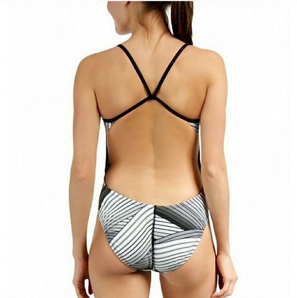 Nike Black & White One-Piece Swimsuit Size 14 - Picture 2 of 8